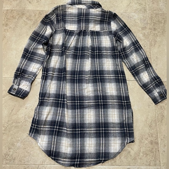 NWT no comment long sleeves plaid button down tunic/shirt dress. Size medium - Picture 2 of 7
